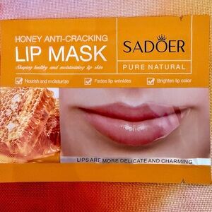 🧡 Sadoer 🍯 Honey Anti-Cracking Lip Mask (Moisture, fade lines & brighten!)